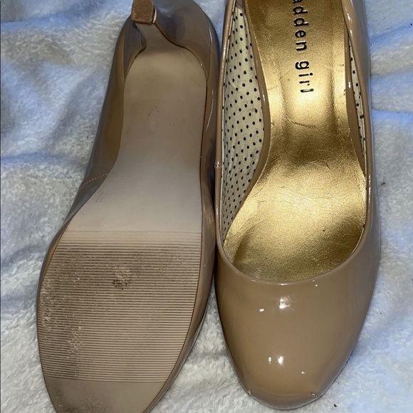Nude Madden girl heels size 7 1/2 gently used. - Picture 2 of 2